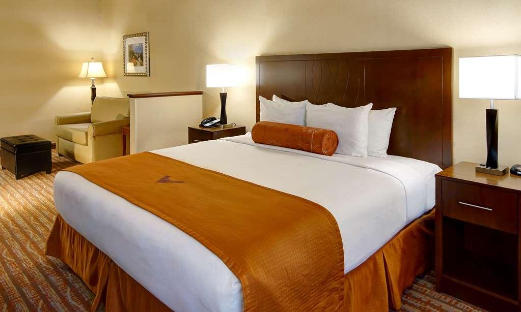 Phoenix Inn Suites - Eugene Room photo